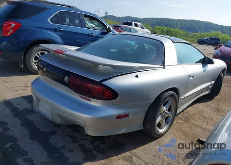 2000 Pontiac Firebird Trans Am from USA, damaged, VIN 2G2FV22G9Y2156103